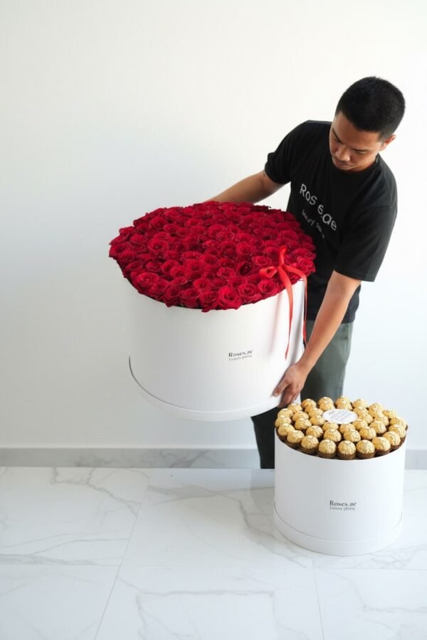 200 roses and Ferrero chocolate Box set